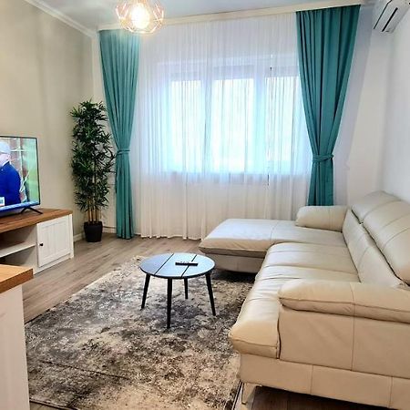 Moma Central Oradea Buitenkant foto