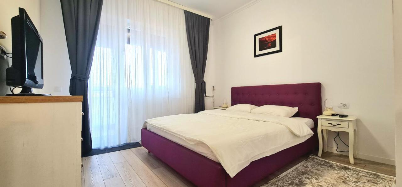 Moma Central Oradea Buitenkant foto