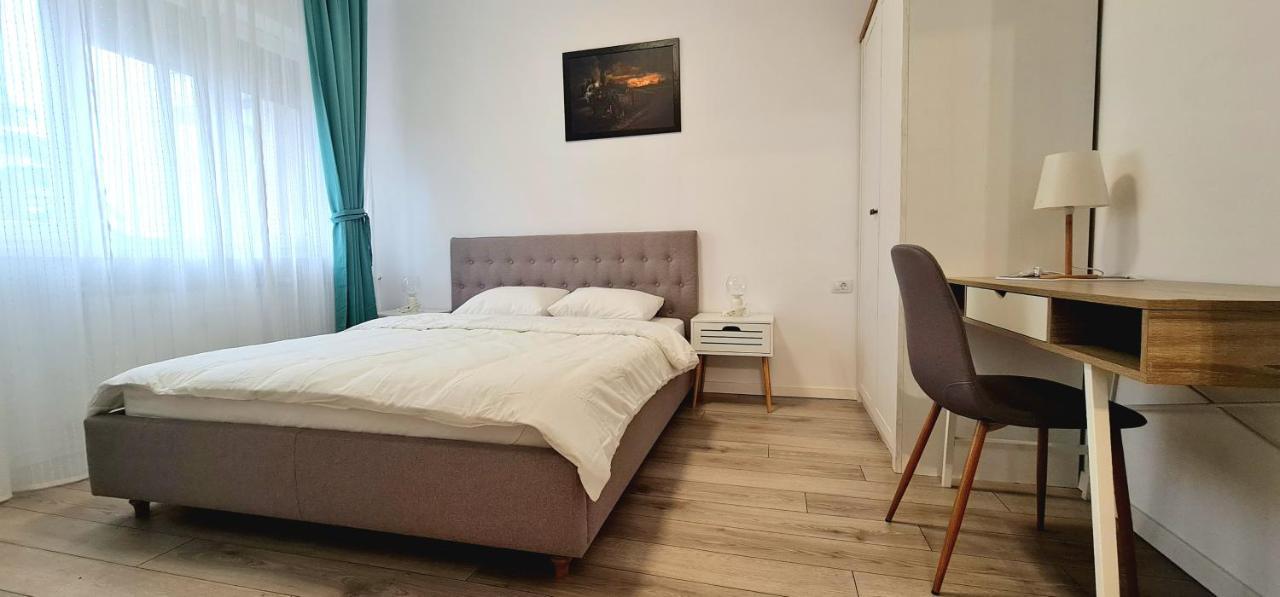 Moma Central Oradea Buitenkant foto