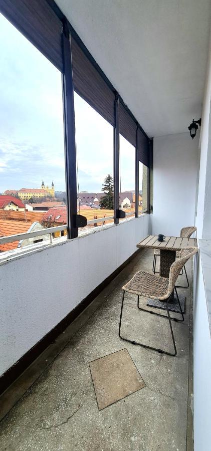 Moma Central Oradea Buitenkant foto